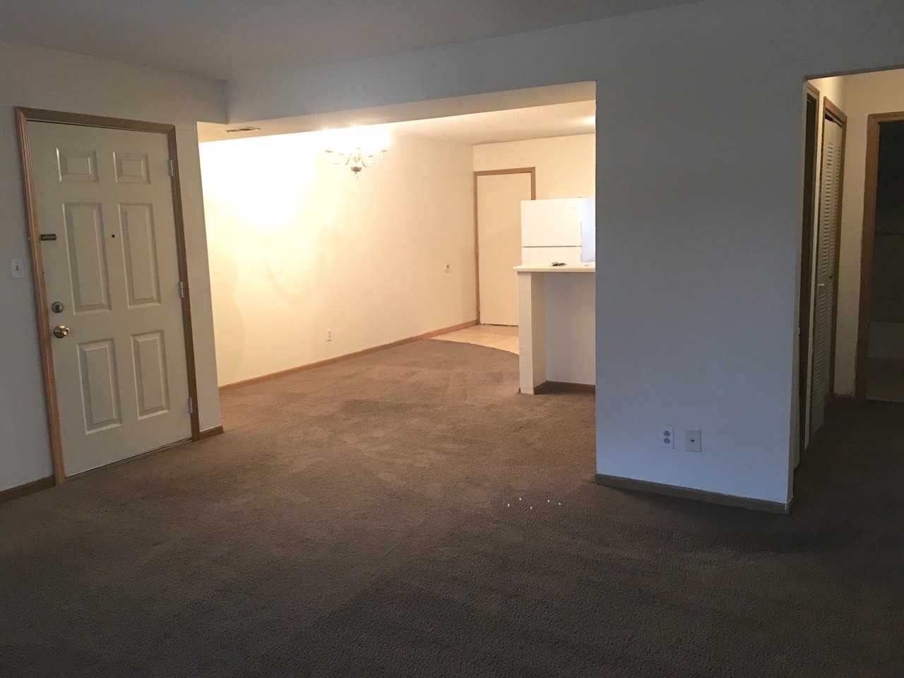 1615 Sylvan Ln #2J - Photo 2 of 13