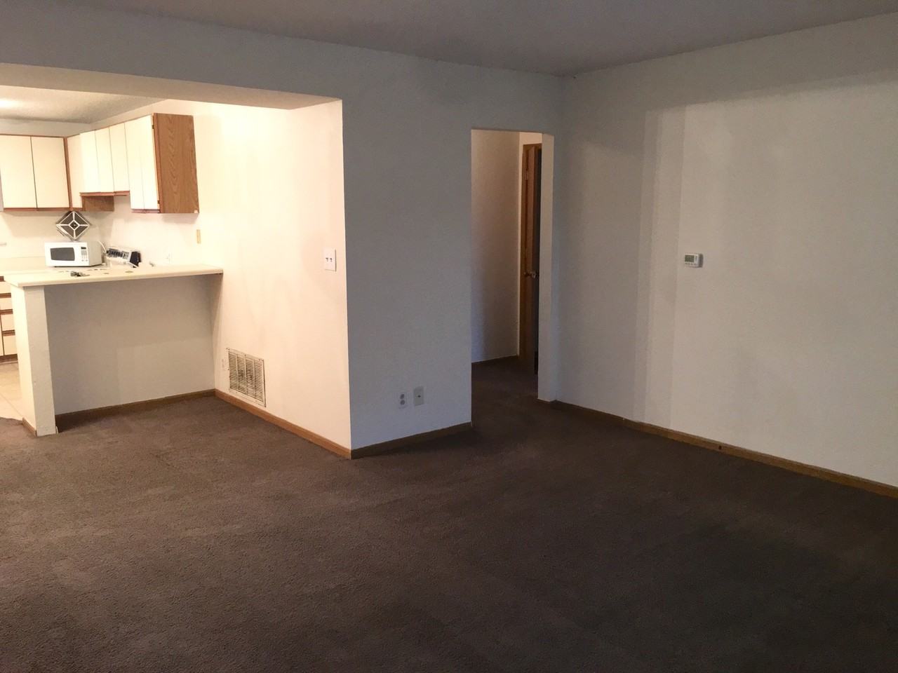 1615 Sylvan Ln #2J - Photo 6 of 13