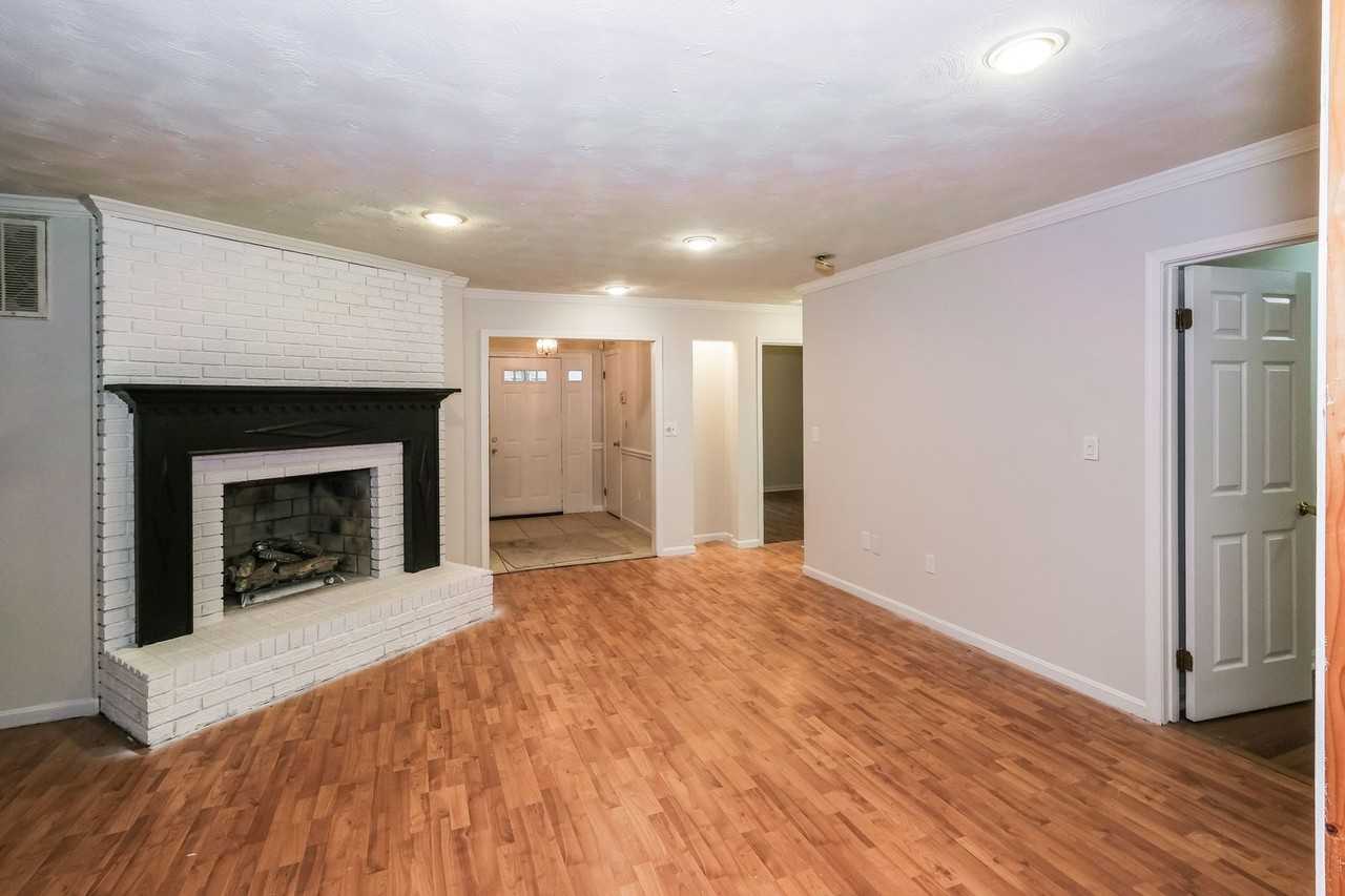 6919 Taylor Manor Ave - Photo 3 of 19