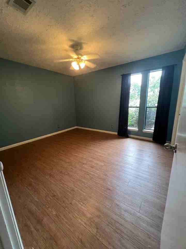 46 Cypress Fairway Vlg - Photo 2 of 6
