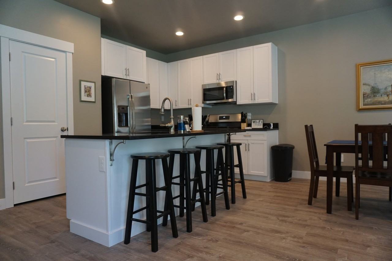 719 E Ryder Park Ln - Photo 4 of 27