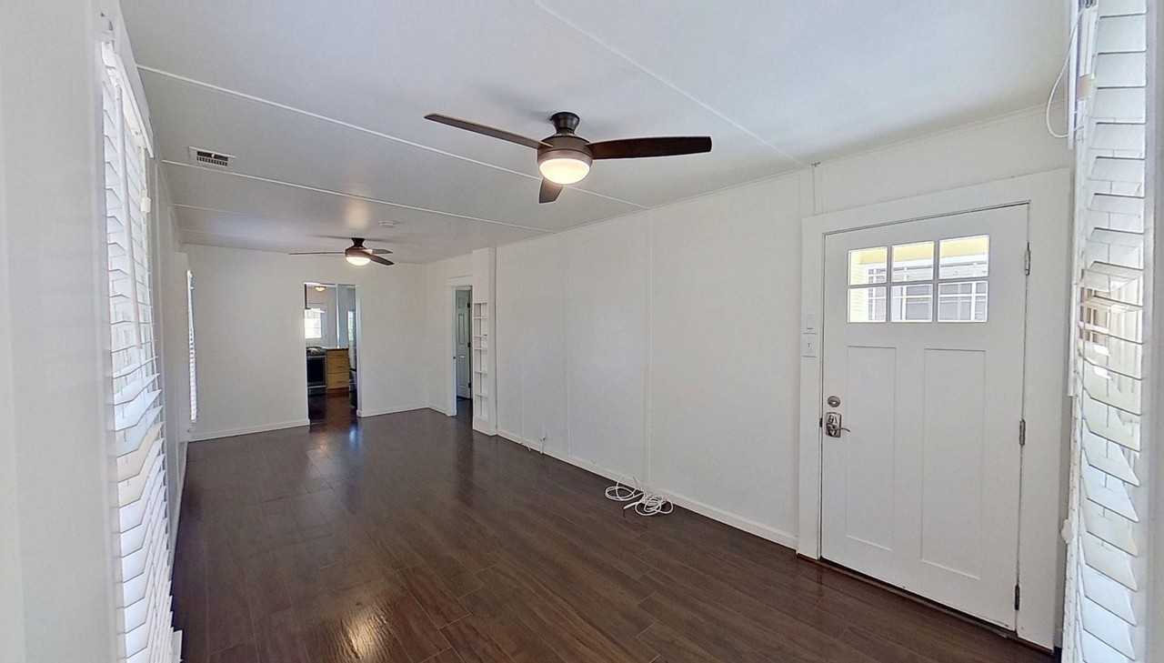 217 9th St - Photo 5 of 26