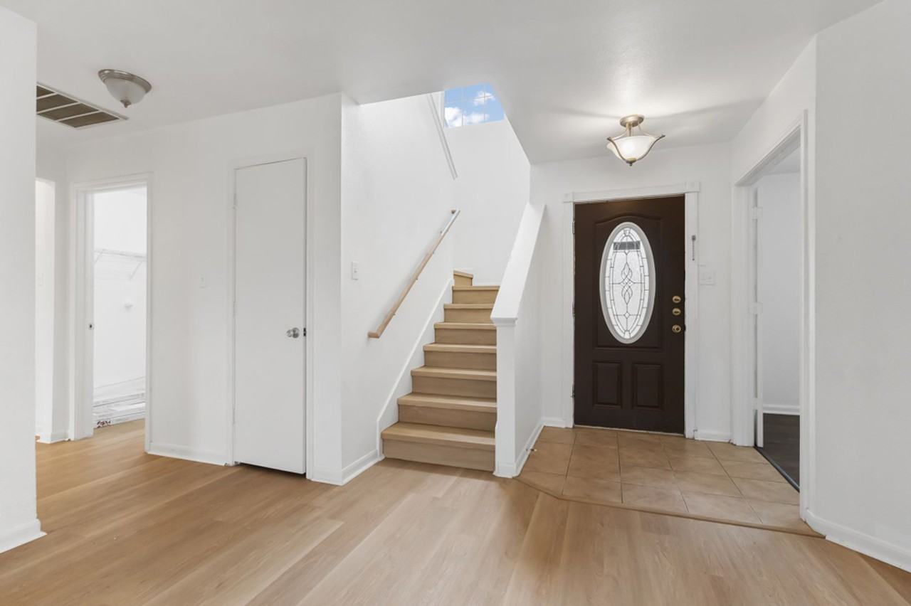 210 Laceleaf Ln - Photo 4 of 27