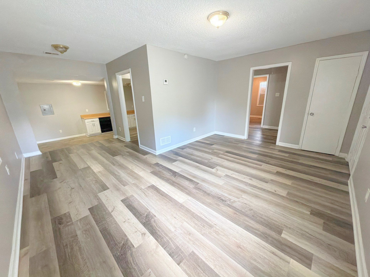 445 W Brooks Rd - Photo 6 of 17