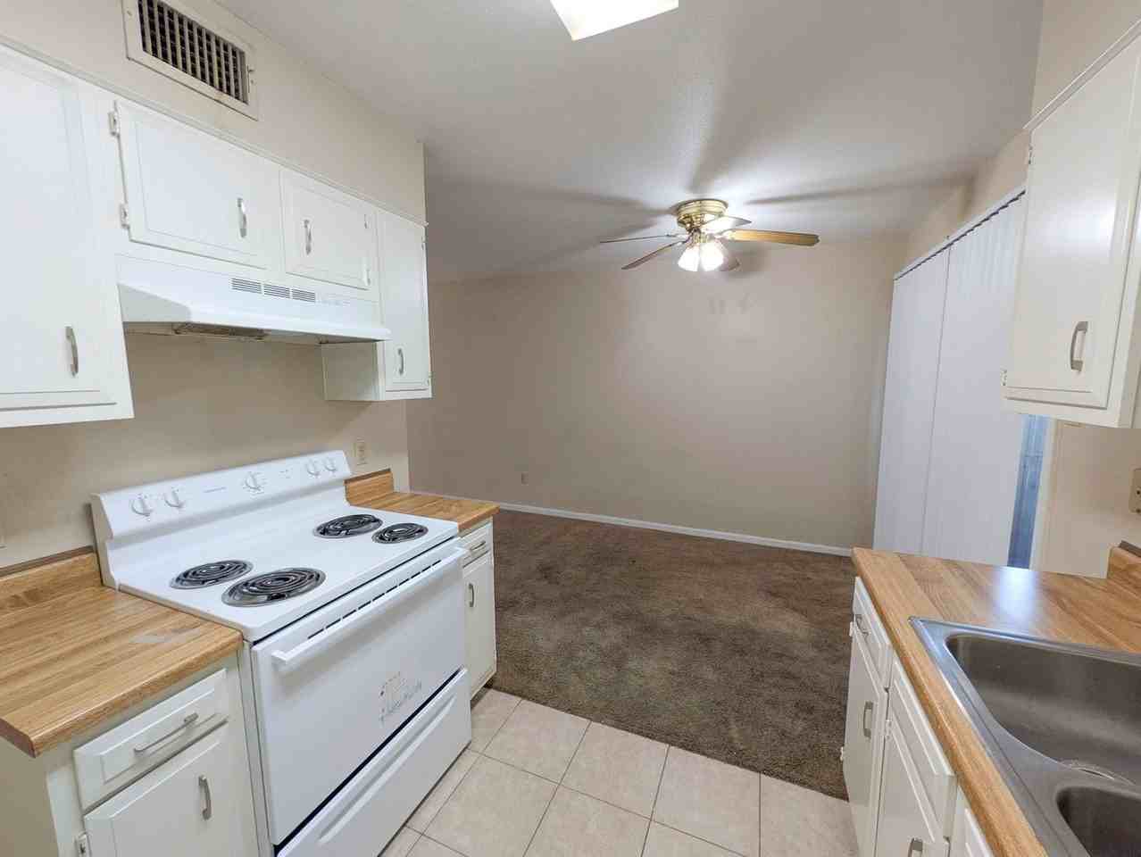 9030 Glen Meadow Ln - Photo 3 of 13