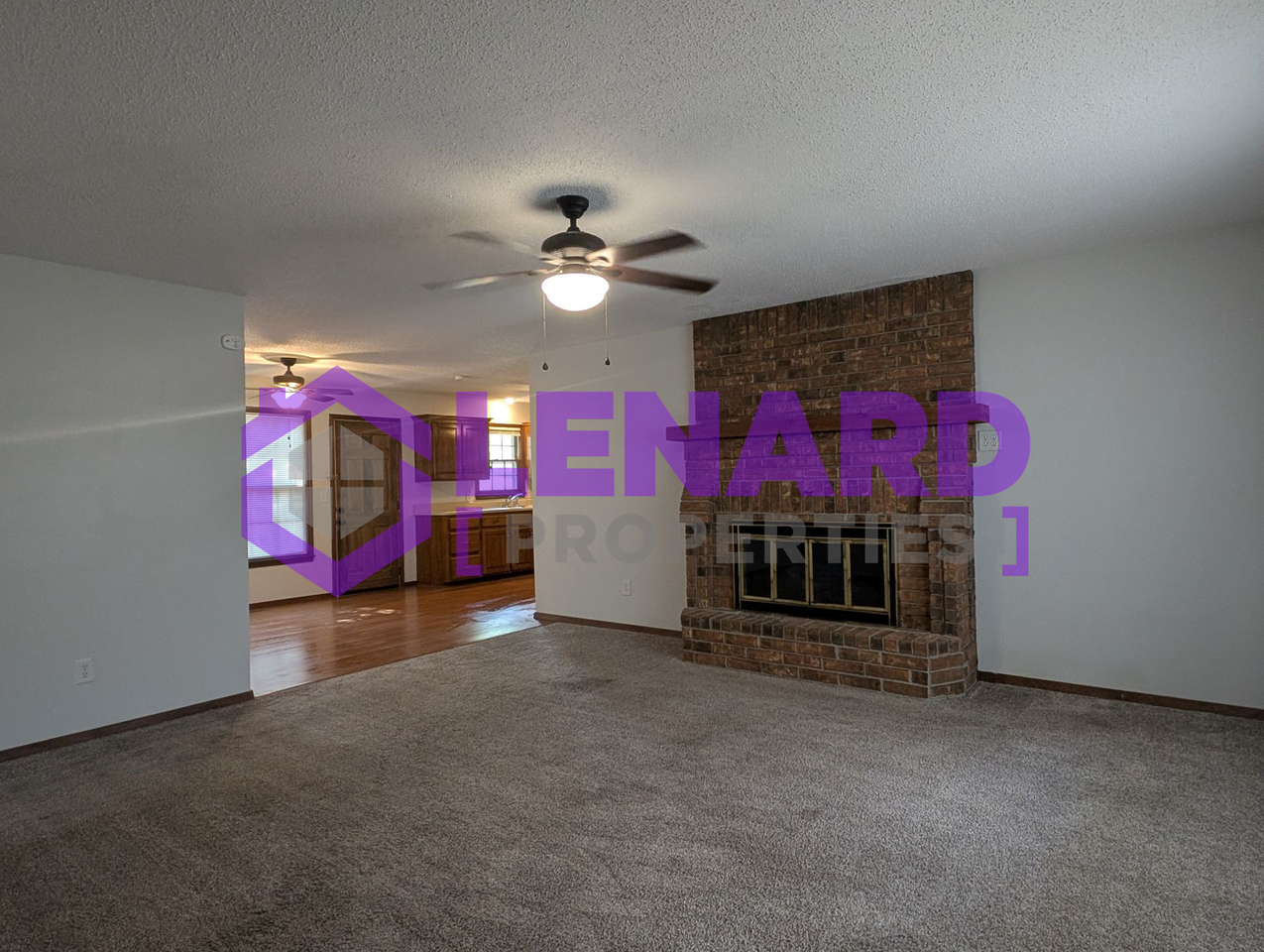 2111 S Western Ave - Photo 4 of 15