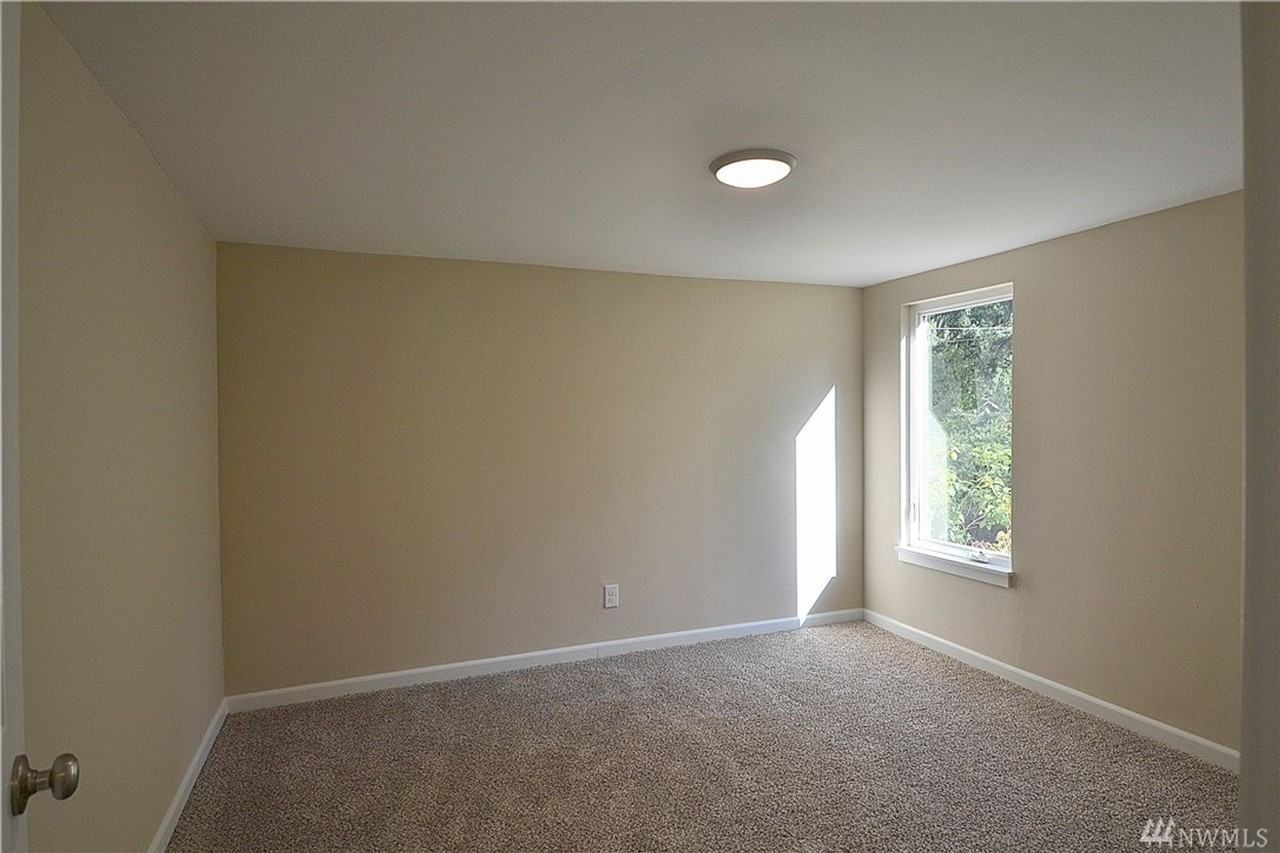 1350 Baby Doll Rd Se - Photo 4 of 7