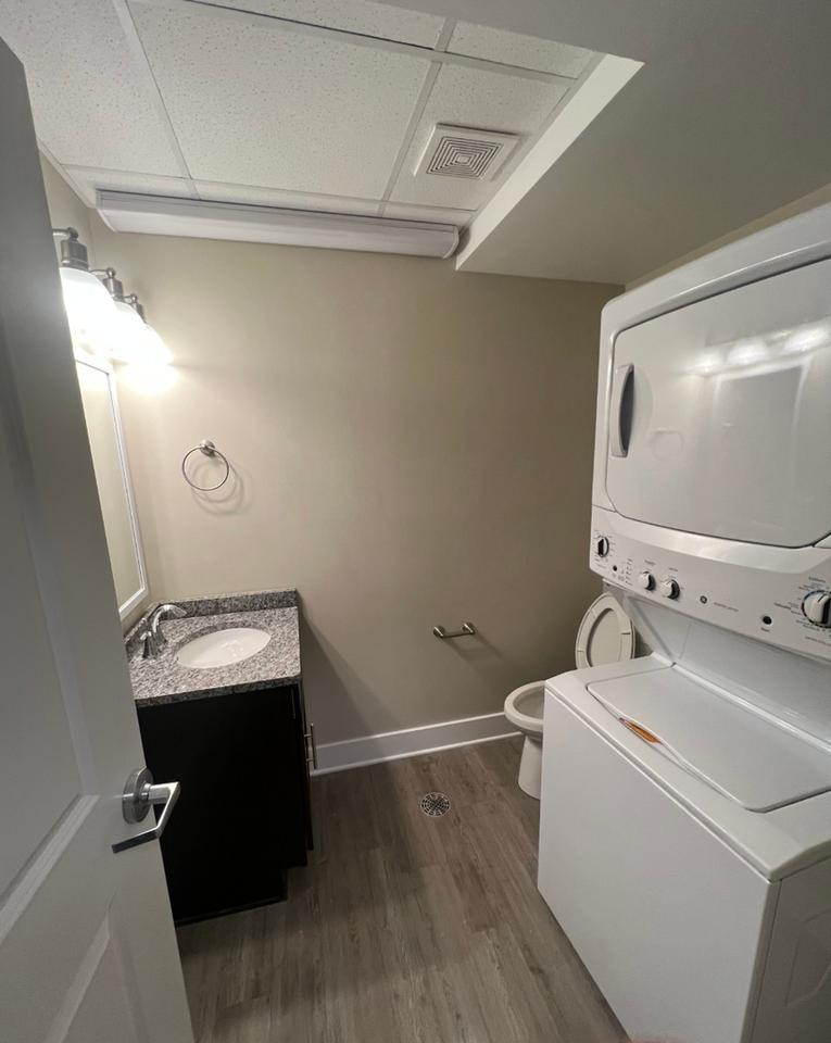 421 W King St #21 - Photo 7 of 13