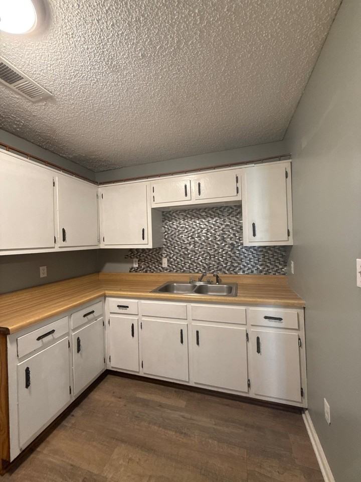 259 Adkins Cir #1 - Photo 2 of 9
