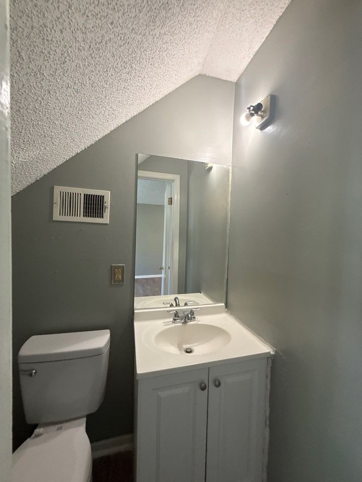 259 Adkins Cir #1 - Photo 3 of 9