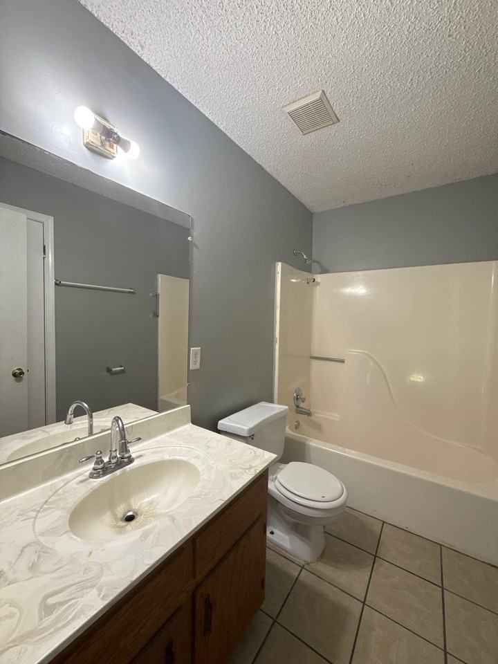 259 Adkins Cir #1 - Photo 7 of 9