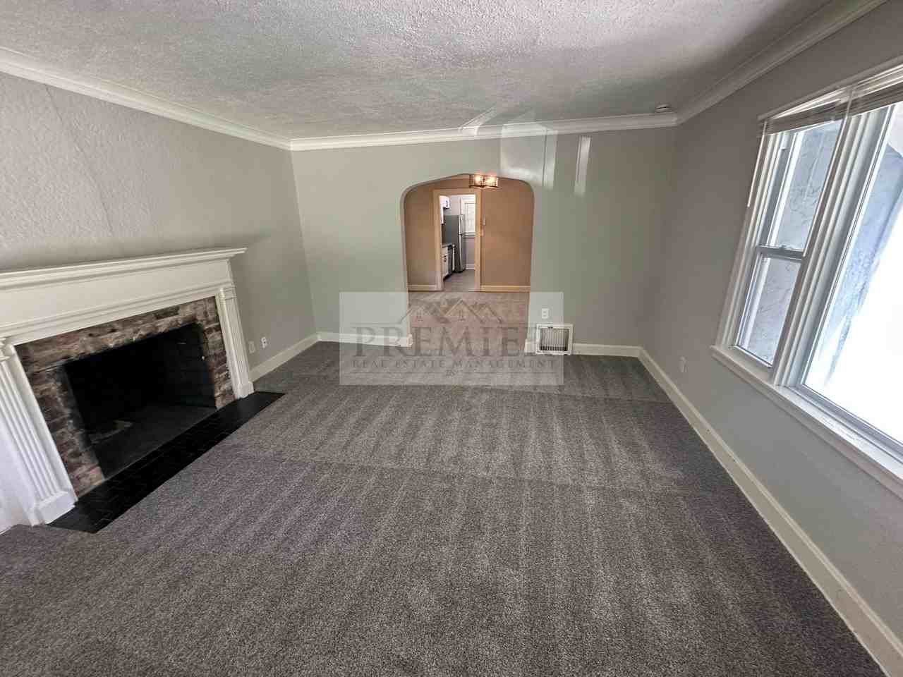 1702 E 72nd St - Photo 4 of 21