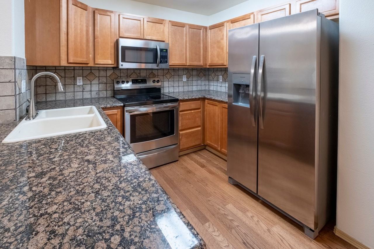 304 N Greensferry Rd #208 - Photo 3 of 28