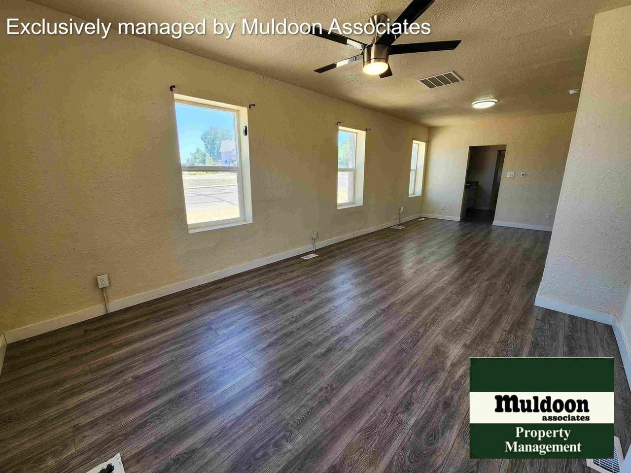 623 E Routt Ave - Photo 2 of 15