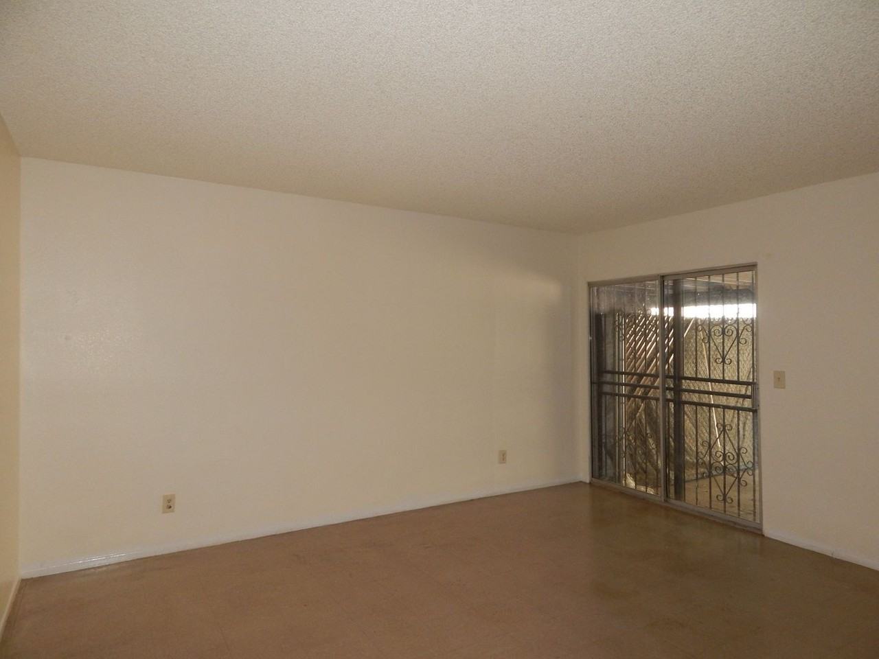 117 E Laguna St - Photo 4 of 10
