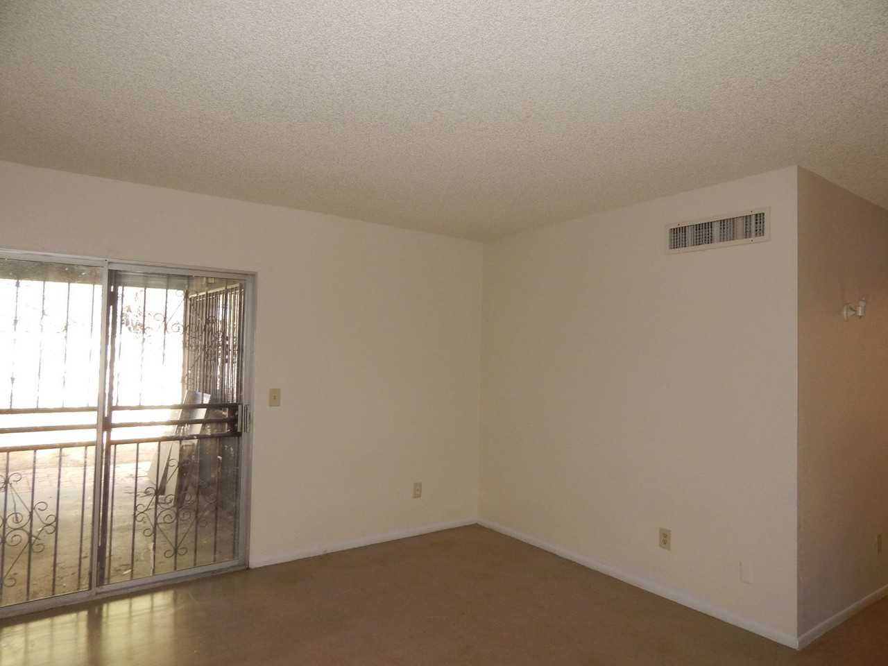 117 E Laguna St - Photo 5 of 10