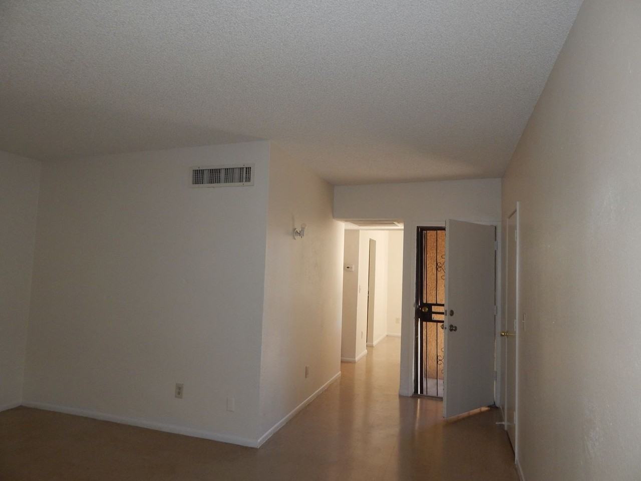 117 E Laguna St - Photo 6 of 10