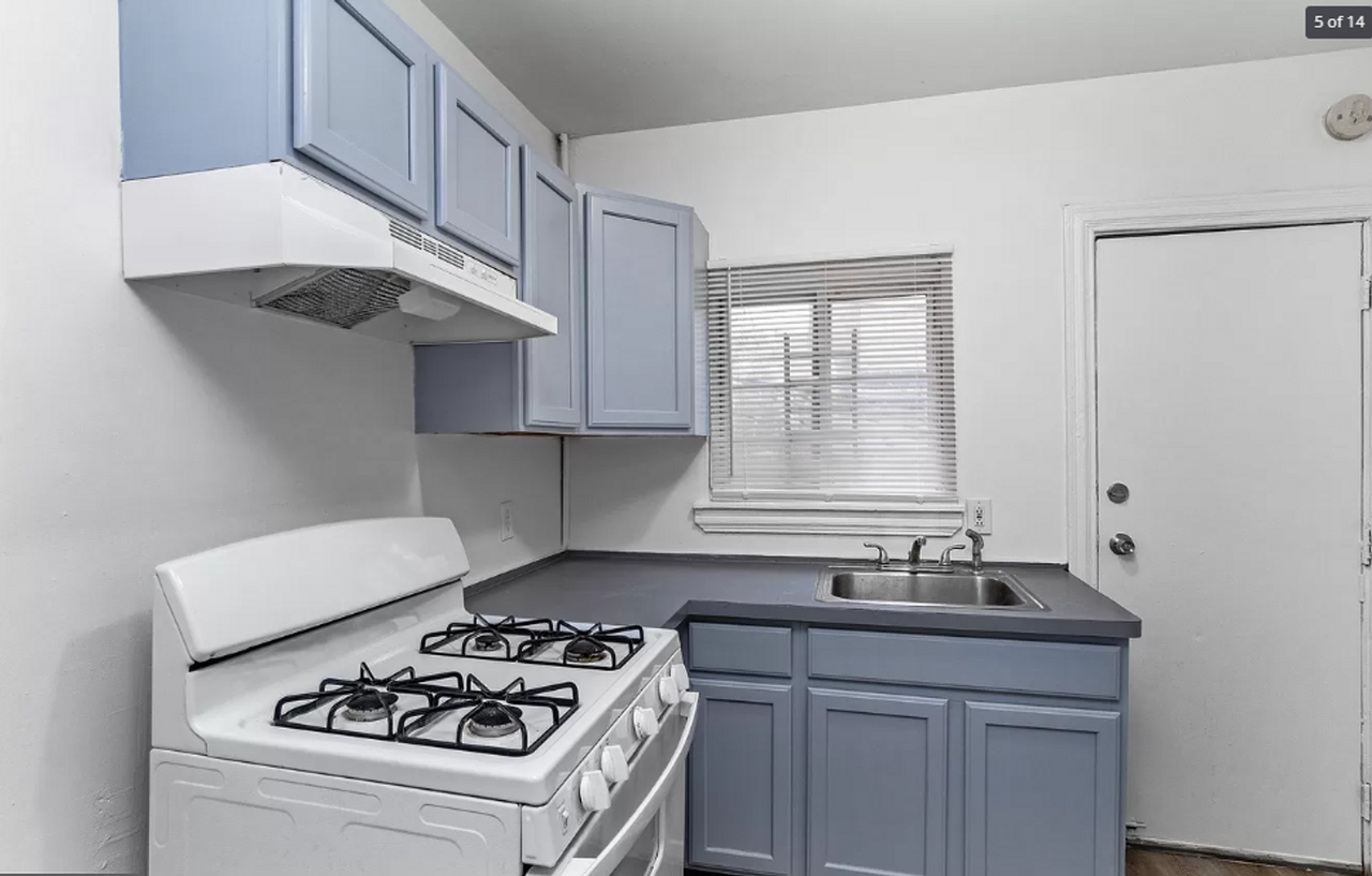 1833 N Bailey St - Photo 5 of 30