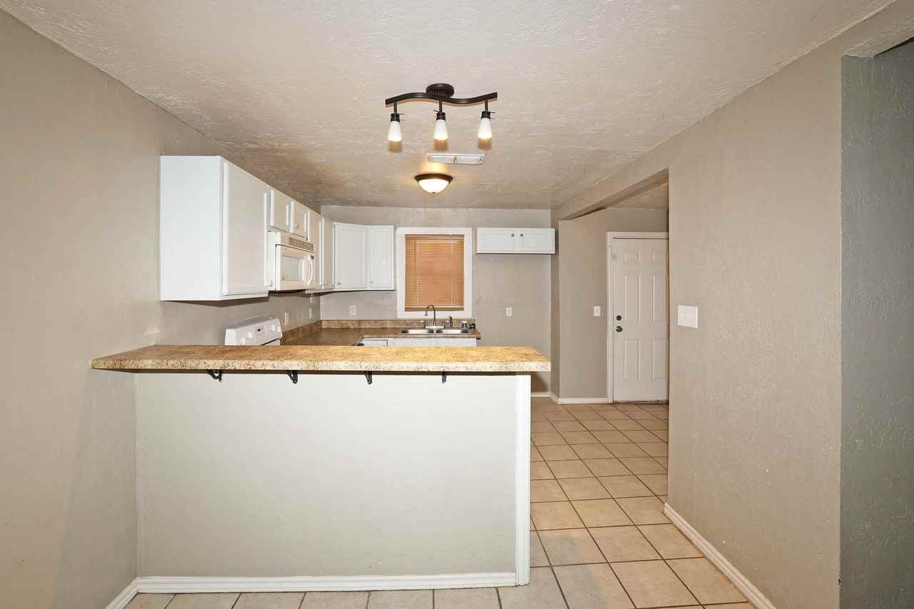 3905 S Tyler St - Photo 7 of 24