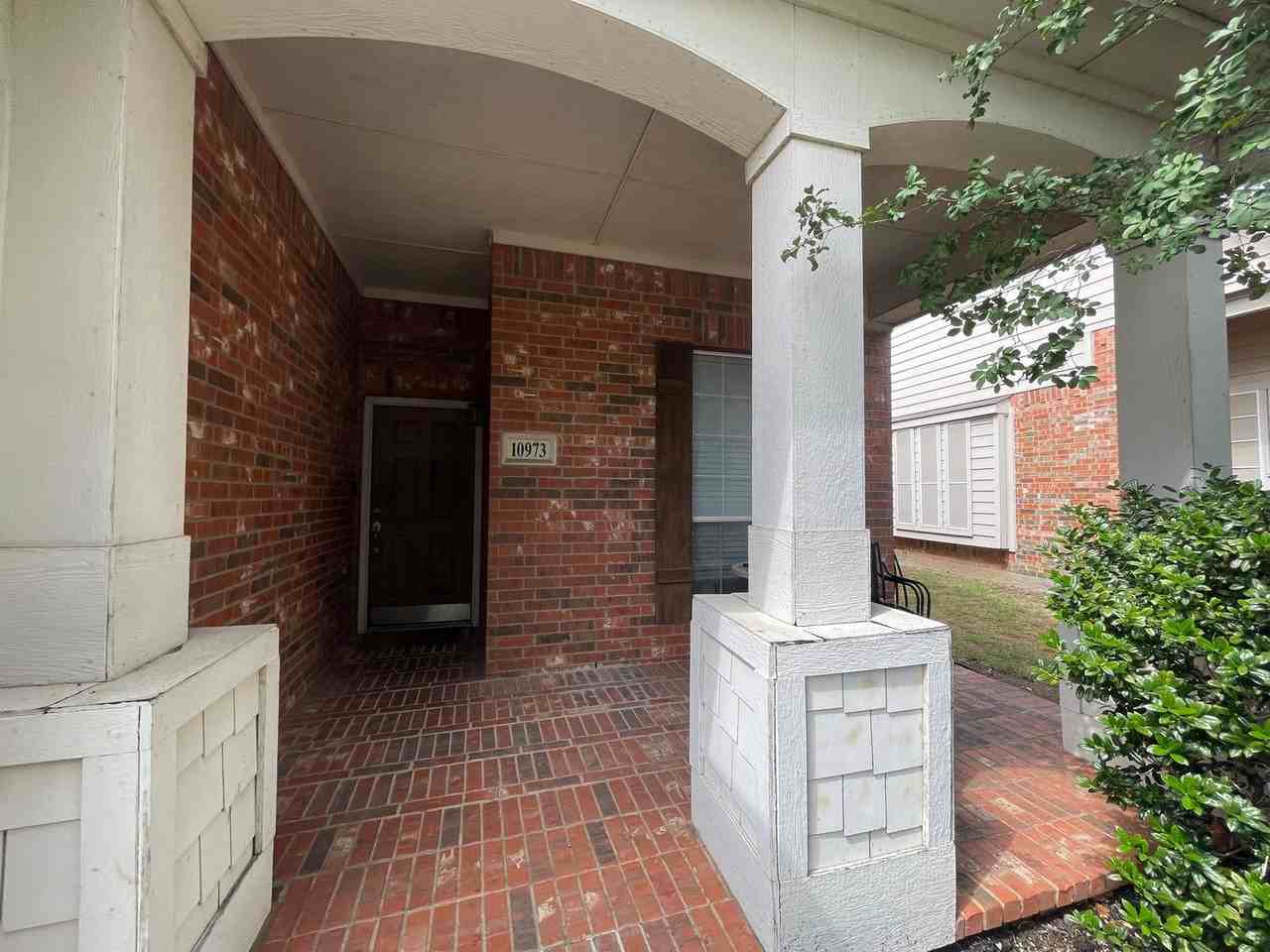 10973 Hawks Landing Rd - Photo 3 of 20