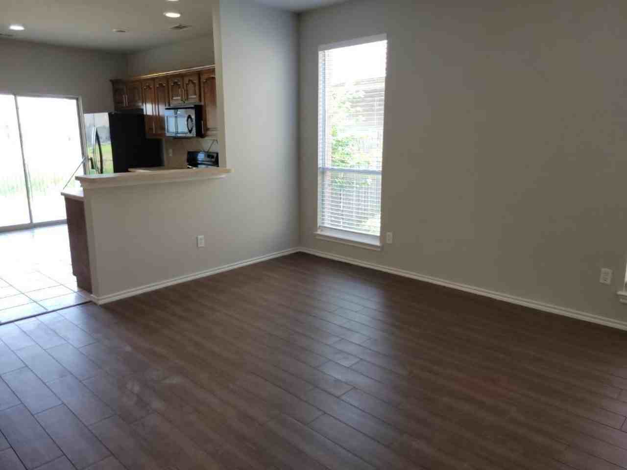 10973 Hawks Landing Rd - Photo 5 of 20