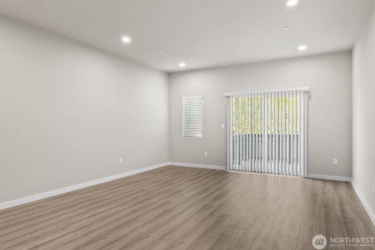 14925 44th Ave W #B2 - Photo 4 of 23