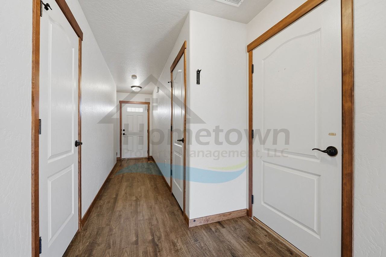 1622 E 3rd Ave - Photo 3 of 31