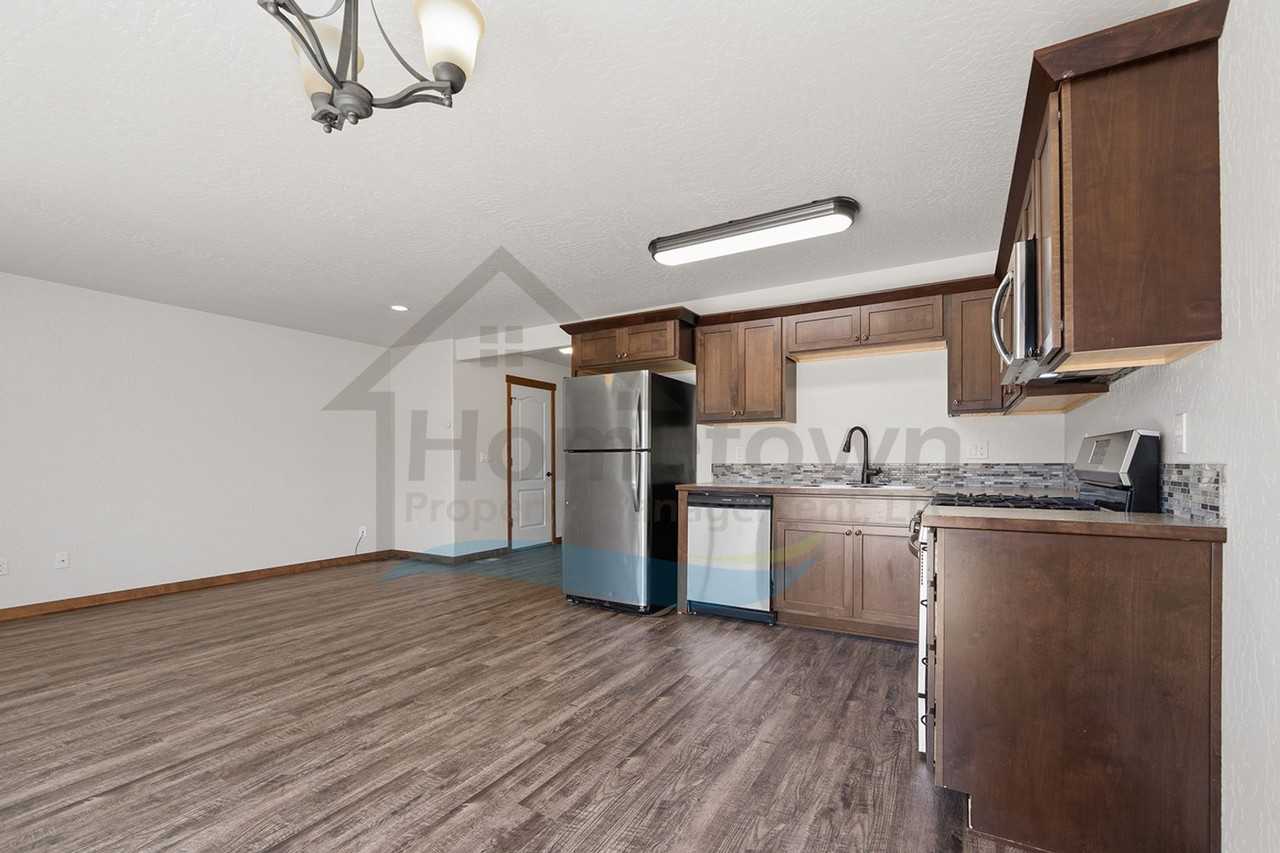 1622 E 3rd Ave - Photo 7 of 31
