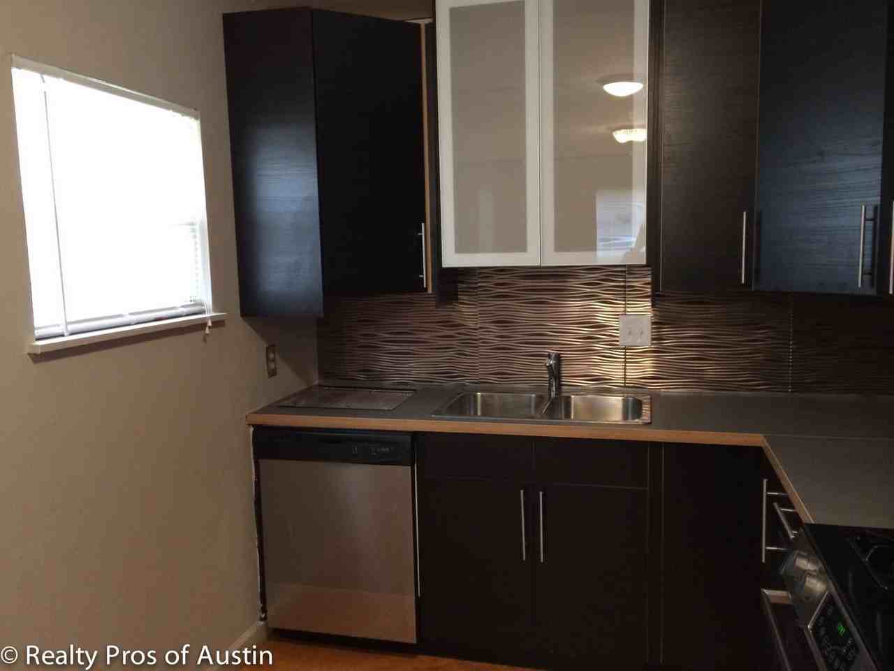 705 Upson St - Photo 6 of 11