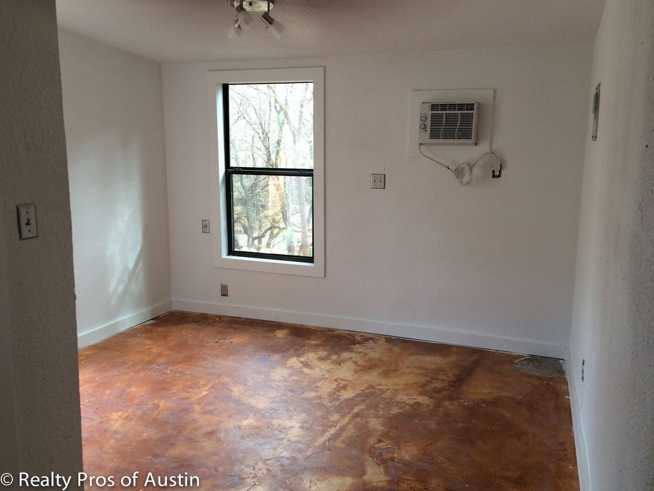 705 Upson St - Photo 7 of 11