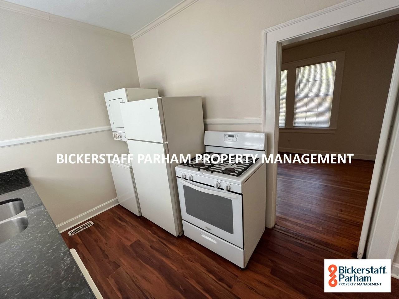 923 Cooper Ave - Photo 4 of 12