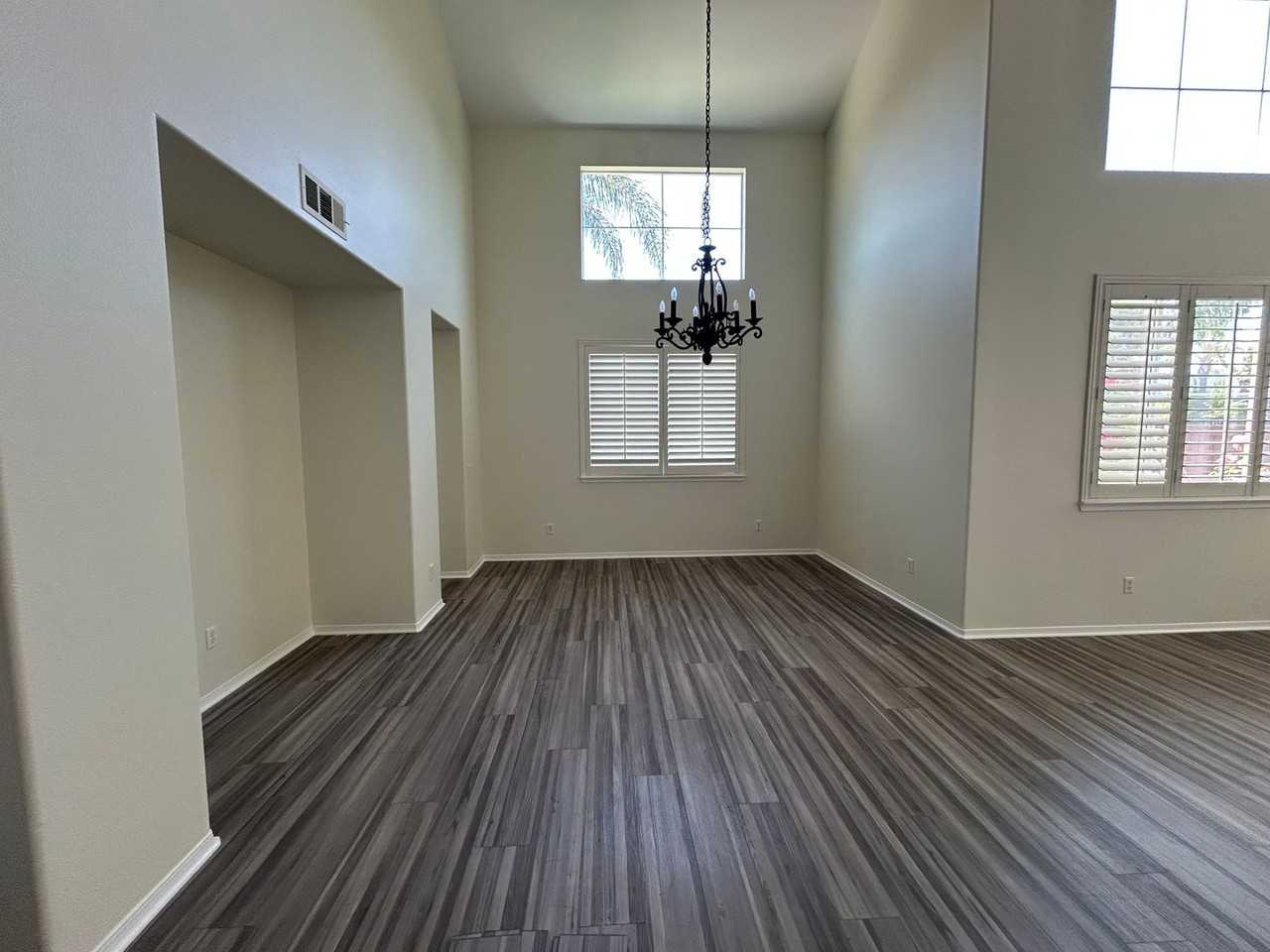 45260 Saint Tisbury St - Photo 4 of 17