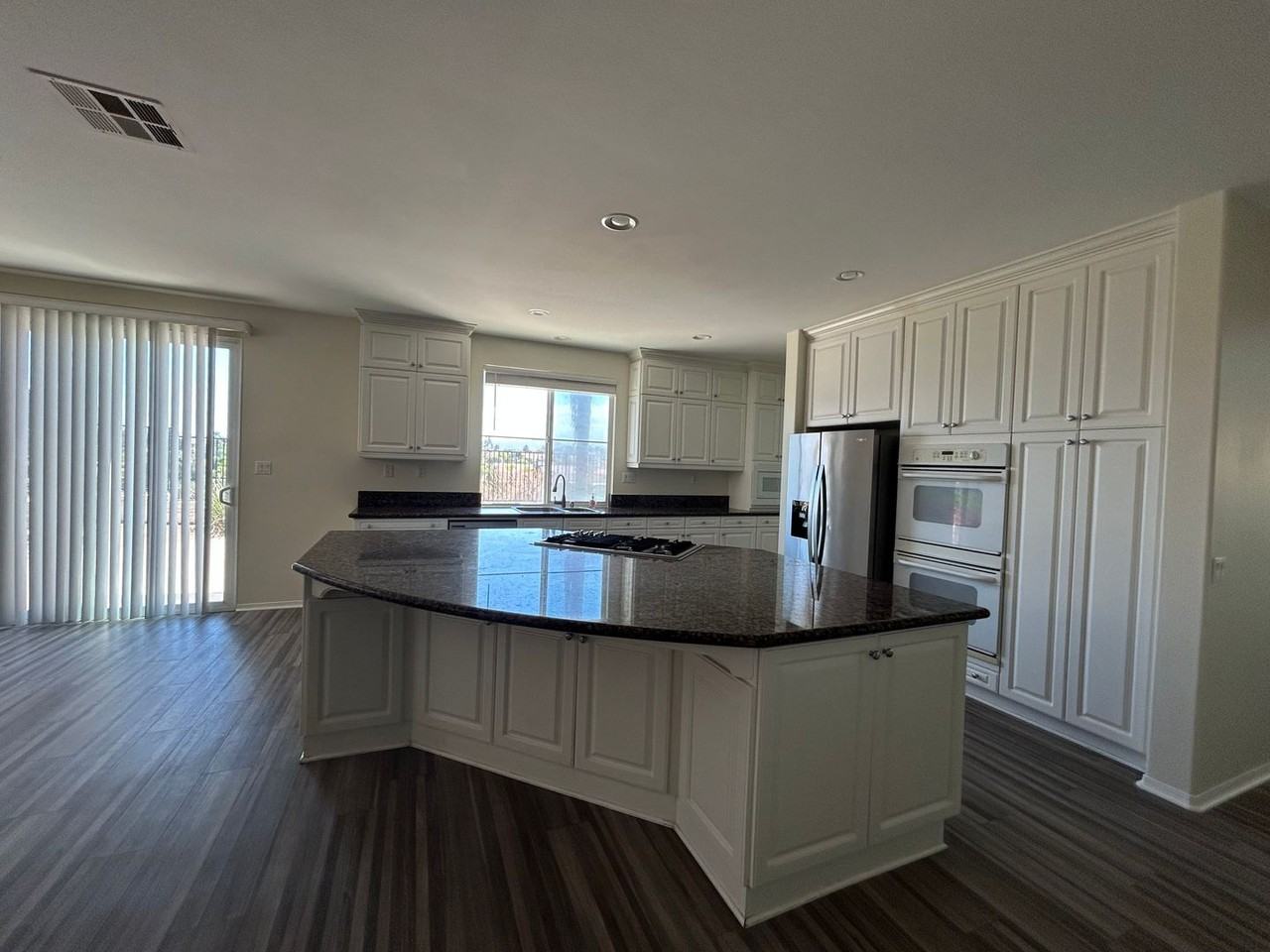 45260 Saint Tisbury St - Photo 5 of 17