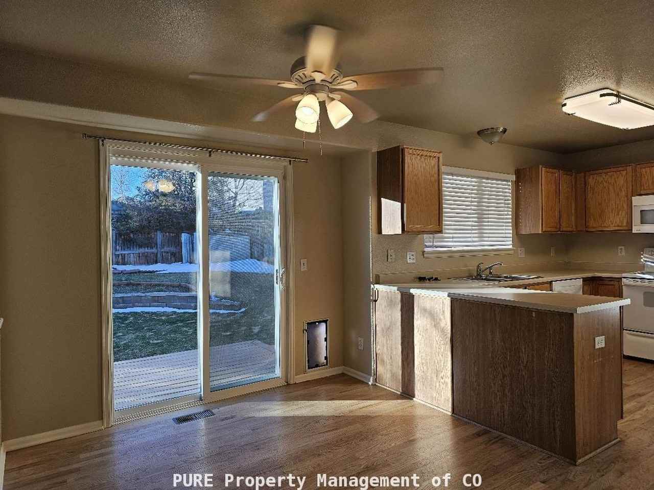 9394 Cove Creek Dr - Photo 7 of 28