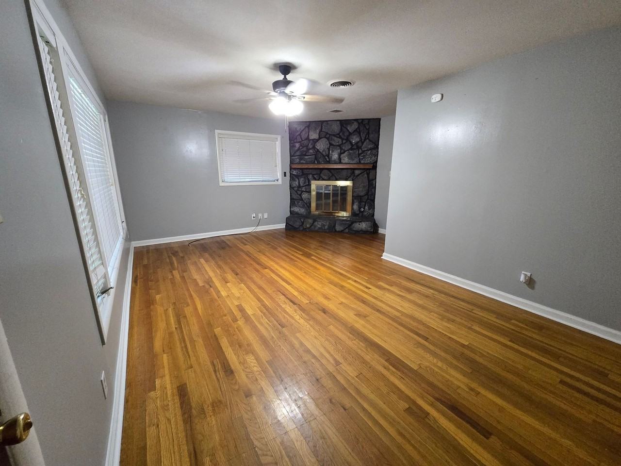 111 Easthaven Rd - Photo 3 of 32