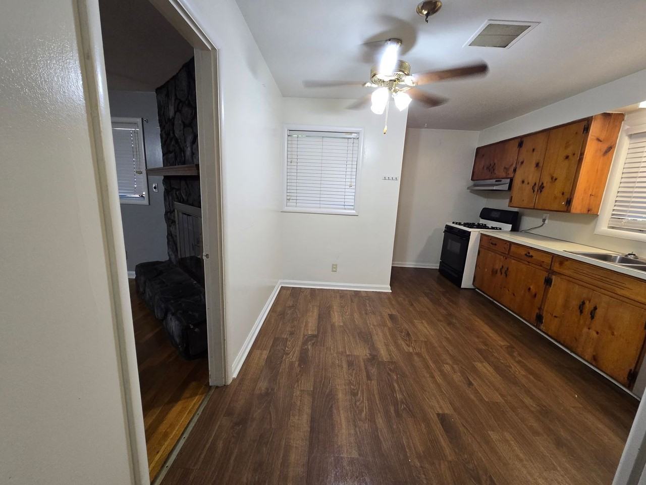 111 Easthaven Rd - Photo 5 of 32