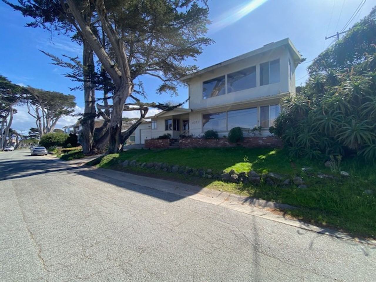1051 Shell Ave - Photo 2 of 35