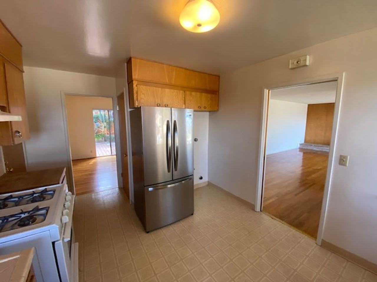 1051 Shell Ave - Photo 7 of 35