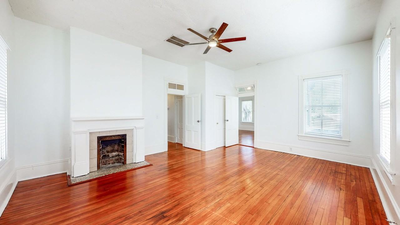 2 Bedroom 1 Bathroom Starland - Photo 5 of 30