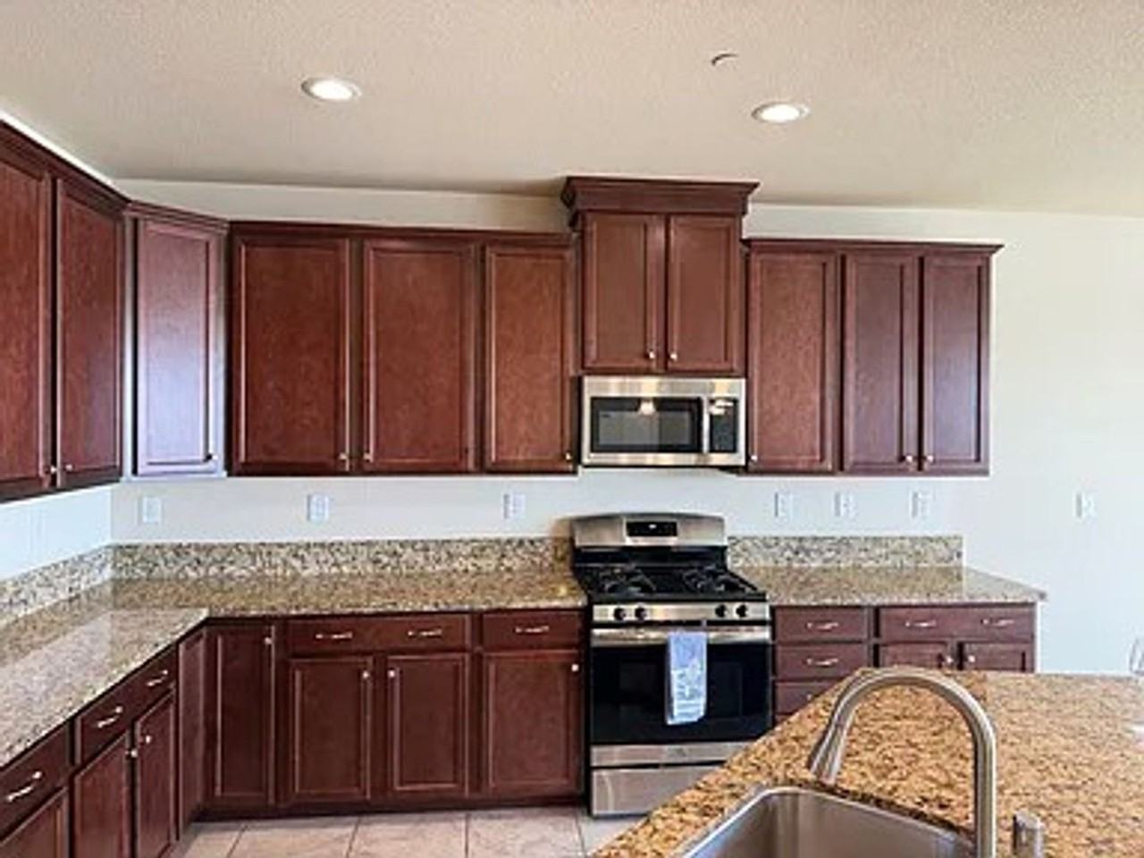 17978 Silver Springs Way - Photo 3 of 12