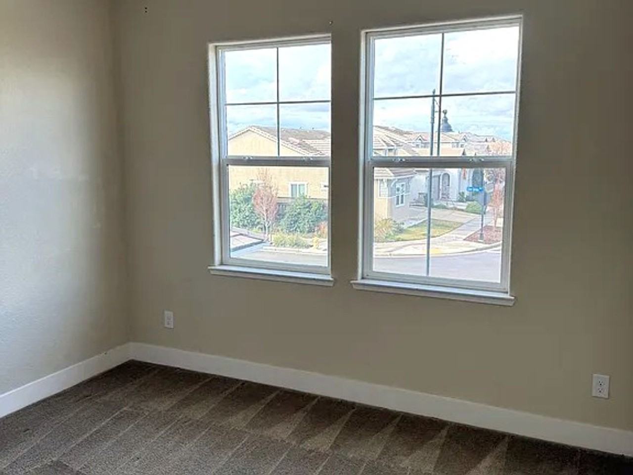 17978 Silver Springs Way - Photo 7 of 12