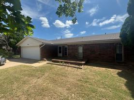 1613 Nw 81st St - Photo 1 of 1