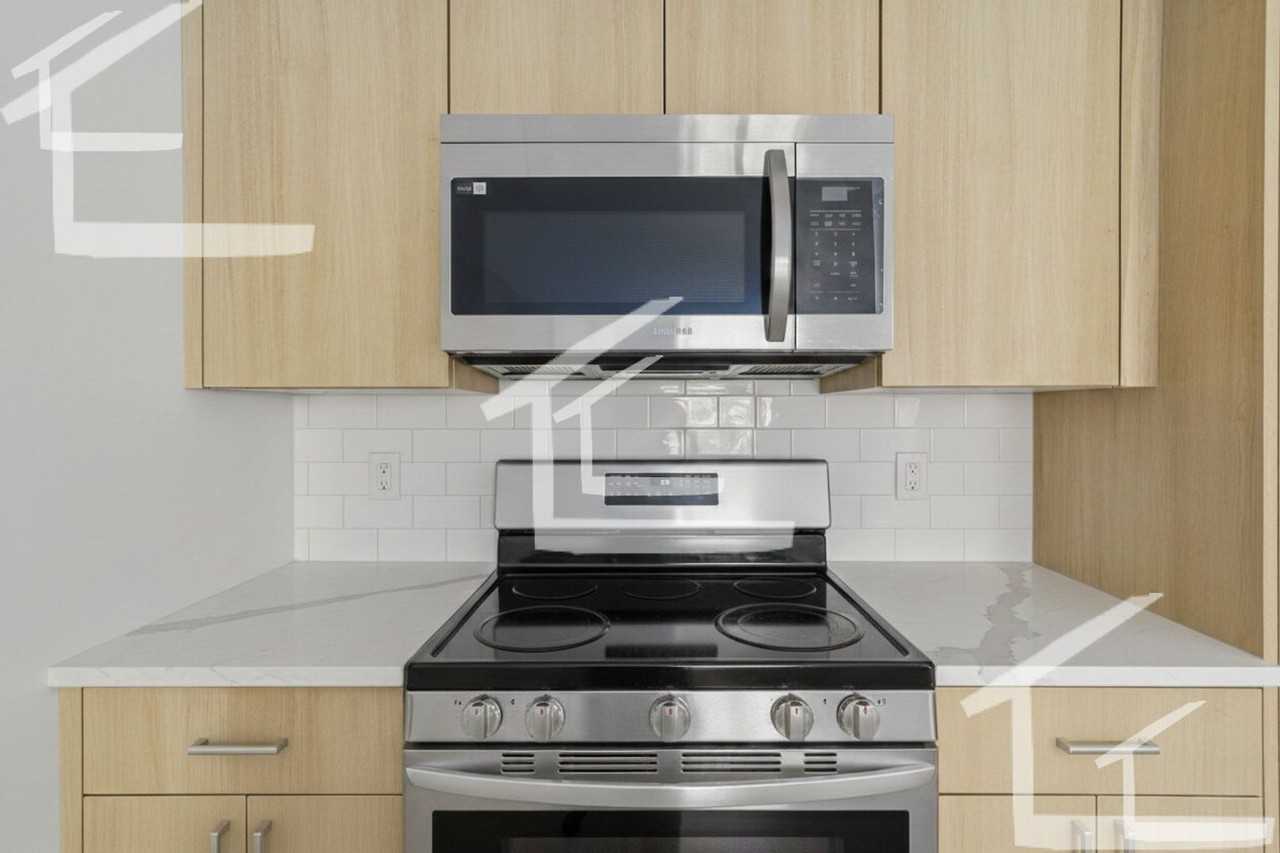 403 Commonwealth Ave - Photo 6 of 10