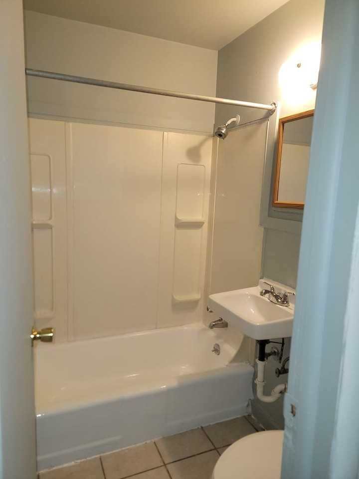 4505 E Linwood Blvd - Photo 3 of 5