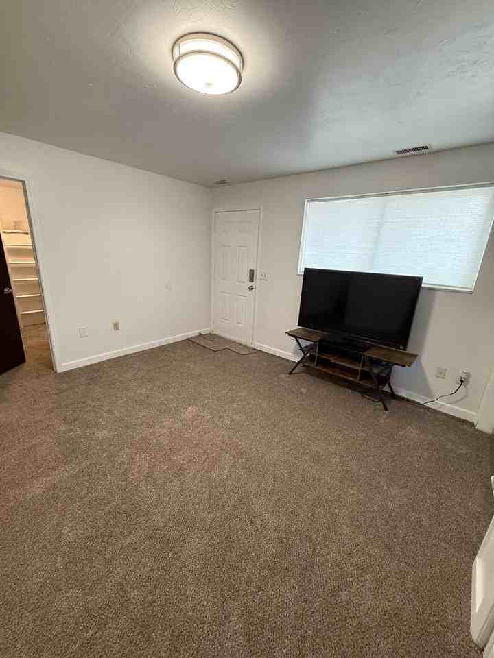 420 E Mill Rd Rm 1 - Photo 3 of 15
