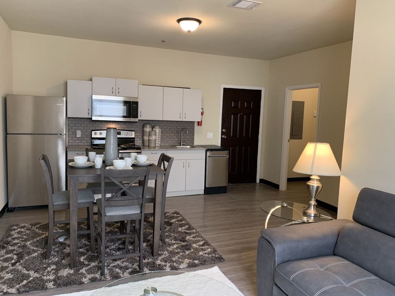 FOUNTAIN HILL APARTMENTS - Photo 3 of 7
