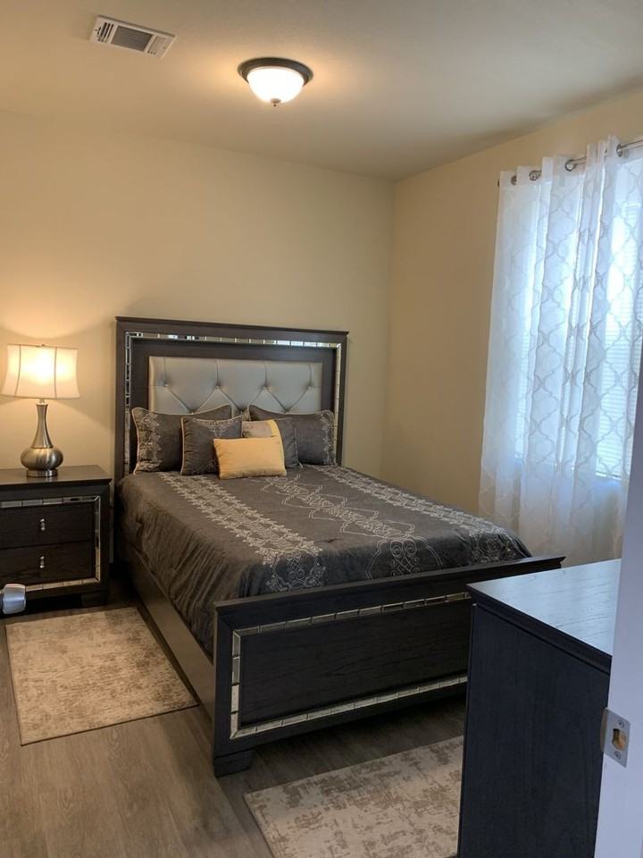 FOUNTAIN HILL APARTMENTS - Photo 2 of 8
