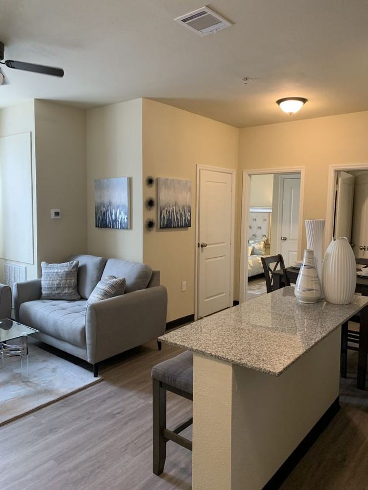 FOUNTAIN HILL APARTMENTS - Photo 3 of 8