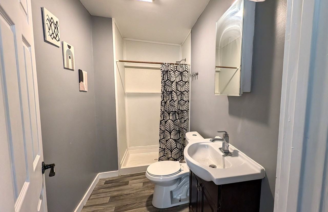 3300 Glendale St - Photo 5 of 9