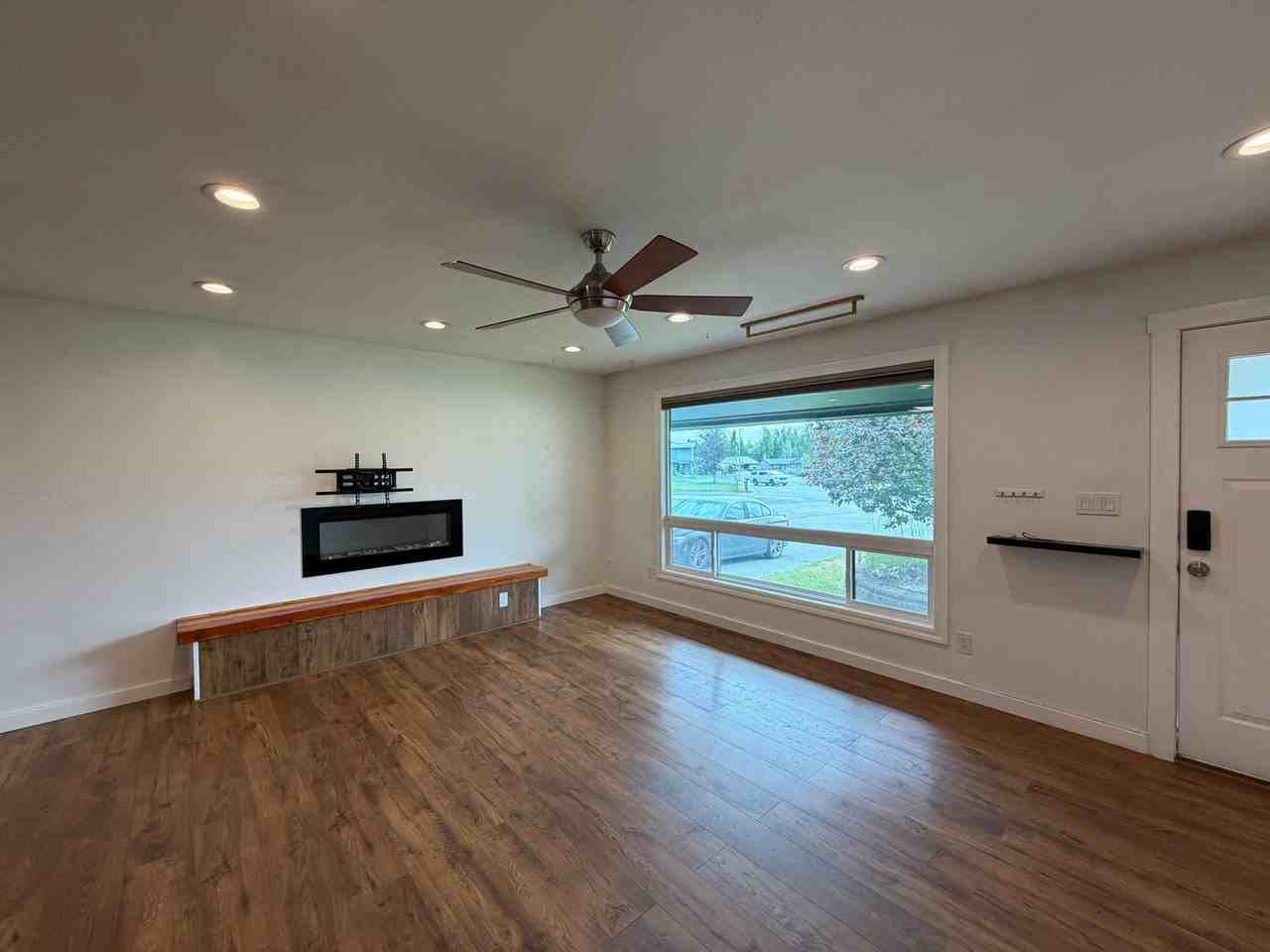 6237 E 21st Ave - Photo 3 of 22